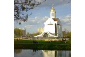 В столичном храме УПЦ начали служить на украинском
