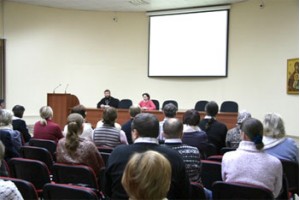 Учащиеся богословских курсов Кемерова встретились с представителями Свято-Филаретовского института